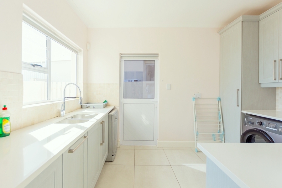 4 Bedroom Property for Sale in Britannia Bay Western Cape